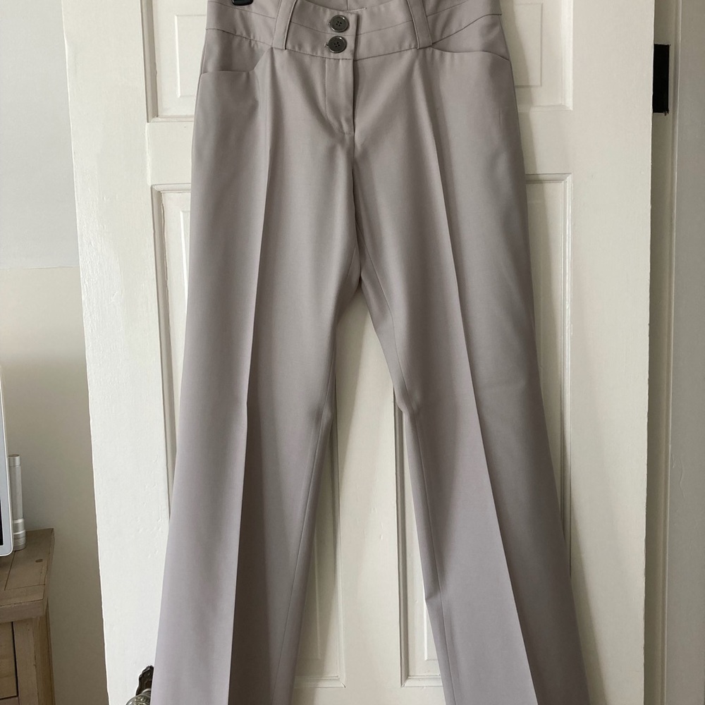 NWOT  Burberry light grey Wool Trousers